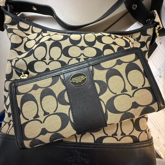 Coach signature legacy duffel style number 32684 AND wallet! - Picture 2 of 8
